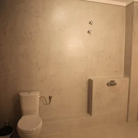 Hybrid Youth Hostel *