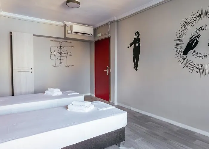 Hybrid Youth Hostel