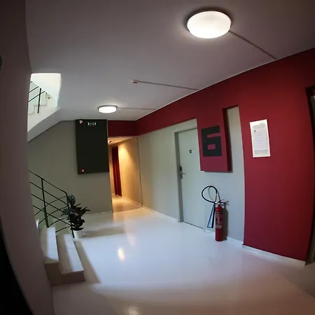 Hostel Hybrid Youth *