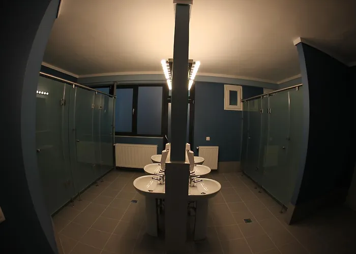 Hybrid Youth Hostal
