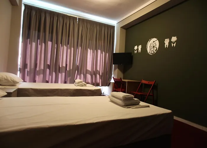 Hybrid Youth Hostal