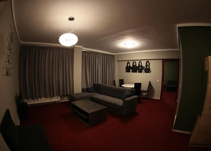 Hybrid Youth Hostal *