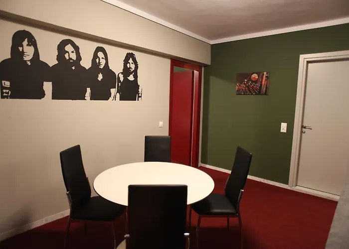 Hybrid Youth Hostal *