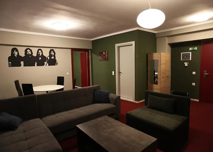 Hybrid Youth Hostal