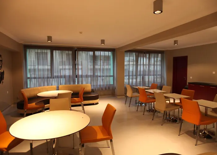 Hostal Hybrid Youth *