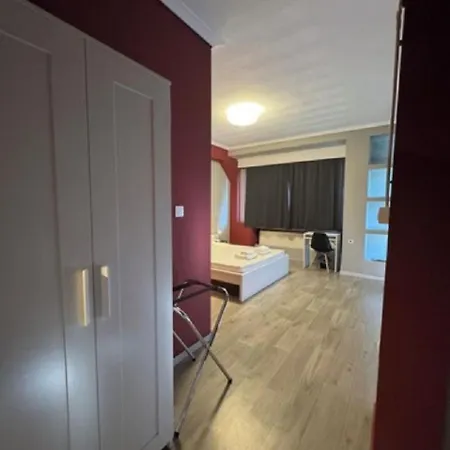 Hybrid Youth Хостел *