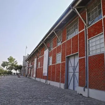 Hostal Hybrid Youth *