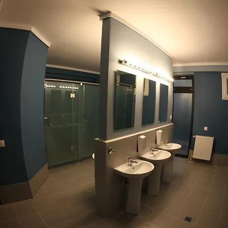 Hostal Hybrid Youth *