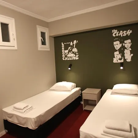 Hybrid Youth Hostal