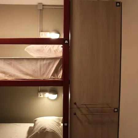 Hybrid Youth Hostal *