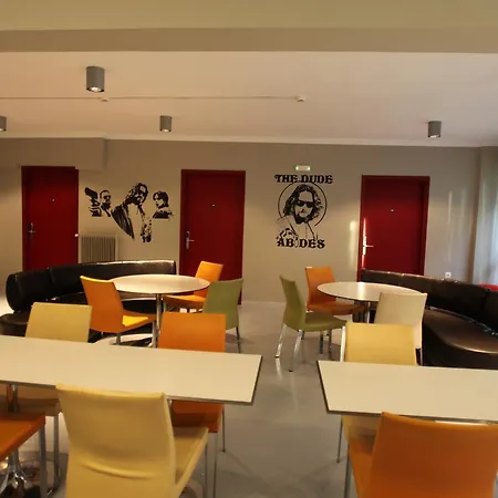 Hostal Hybrid Youth