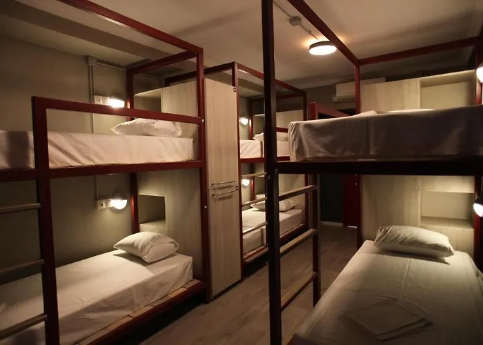 Hybrid Youth Хостел *