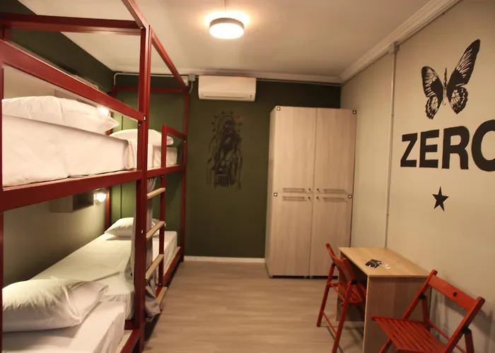 Хостел Hybrid Youth *