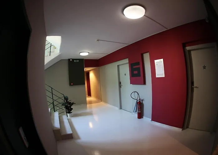 Хостел Hybrid Youth *